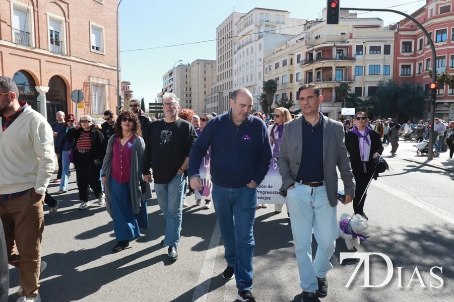 Marcha del 8M en Badajoz en imágenes
