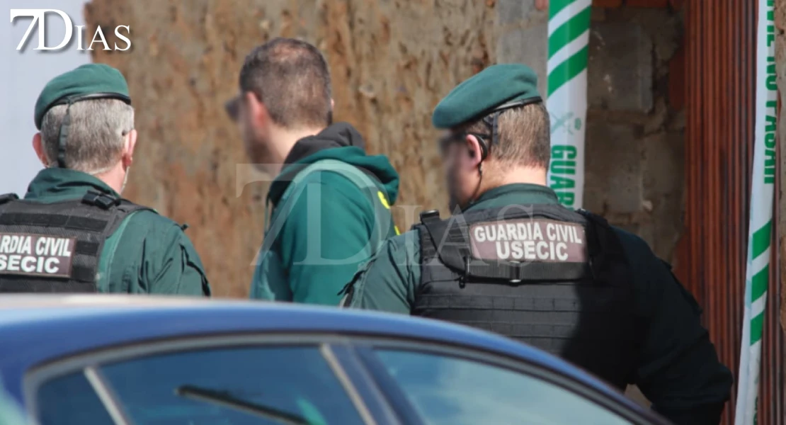 Publican imágenes de los registros en Hornachos por el caso de Francisca Cadenas