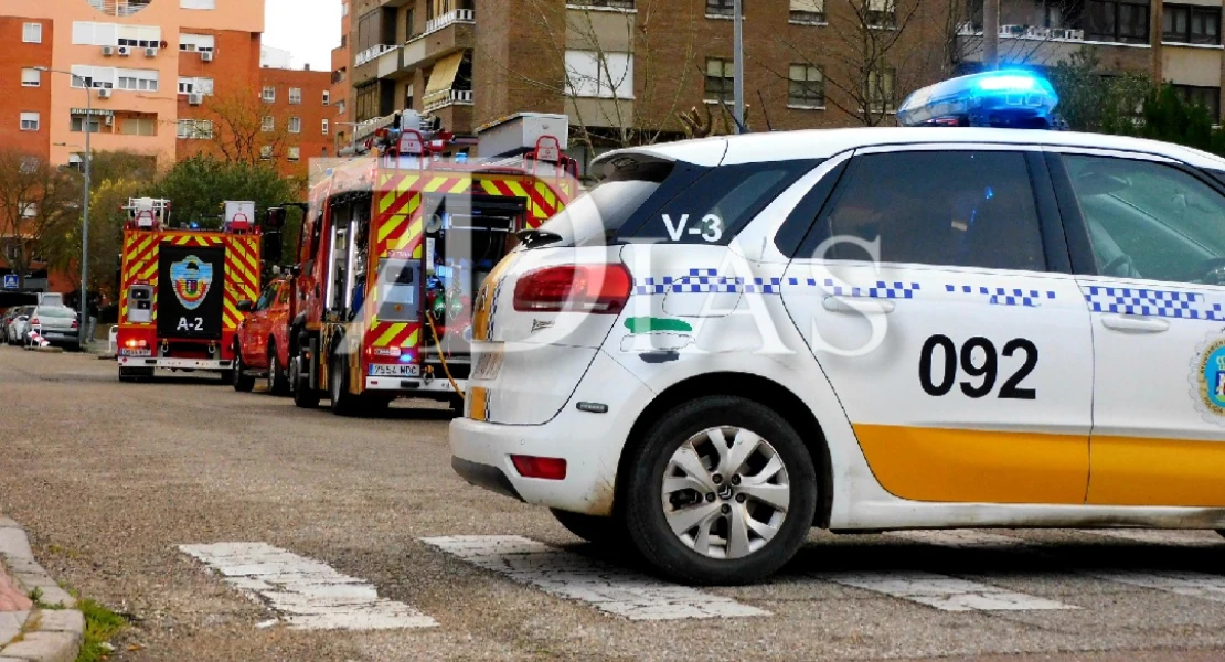 Amplio dispositivo por un incendio en un local de Valdepasillas