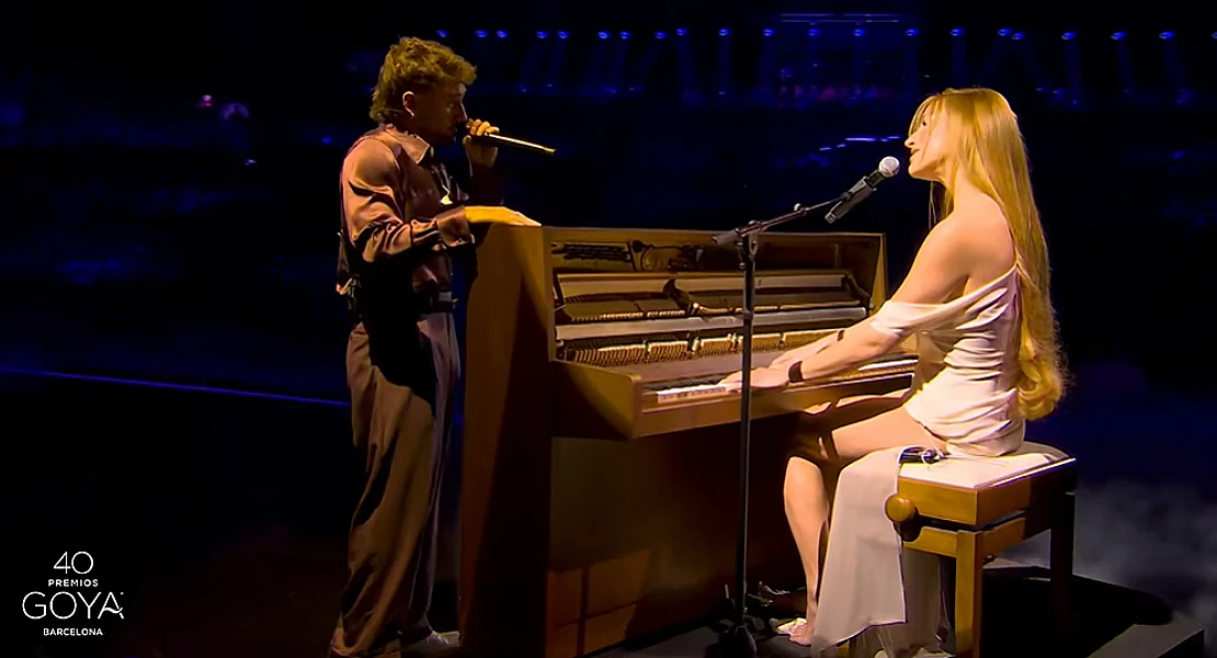 Lágrimas y aplausos con ‘Si te vas’, de Extremoduro, en los Goya: así fue la actuación