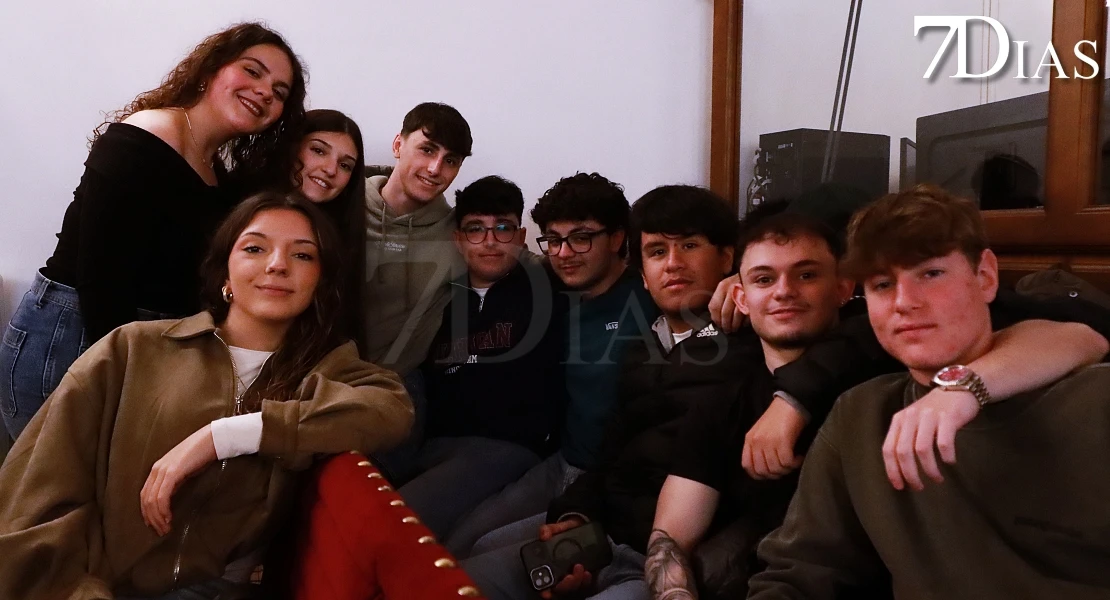 Jóvenes cacereños participan en las actividades del 8M: "Somos la voz del futuro"