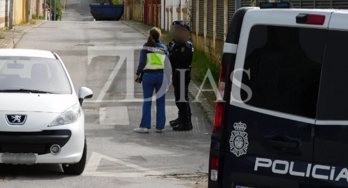 Operación policial en Las Vaguadas: Extranjería registra una vivienda