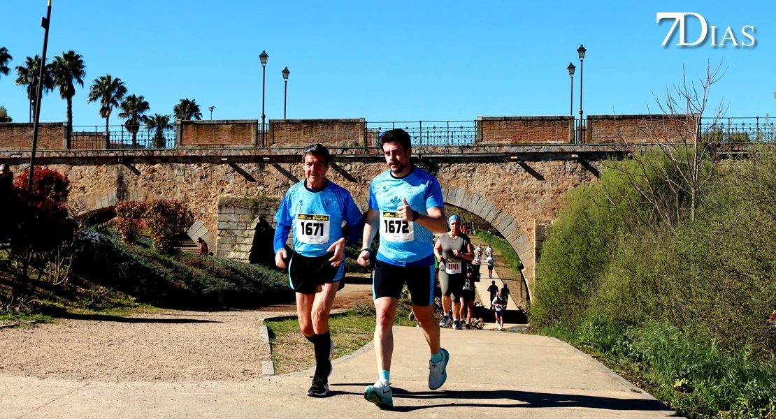 Galería de imágenes y vídeo de la 32 Maratón y 10 Medio Maratón 'Ciudad de Badajoz'