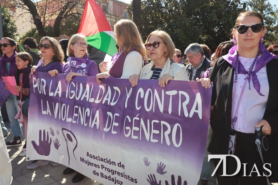 Marcha del 8M en Badajoz en imágenes