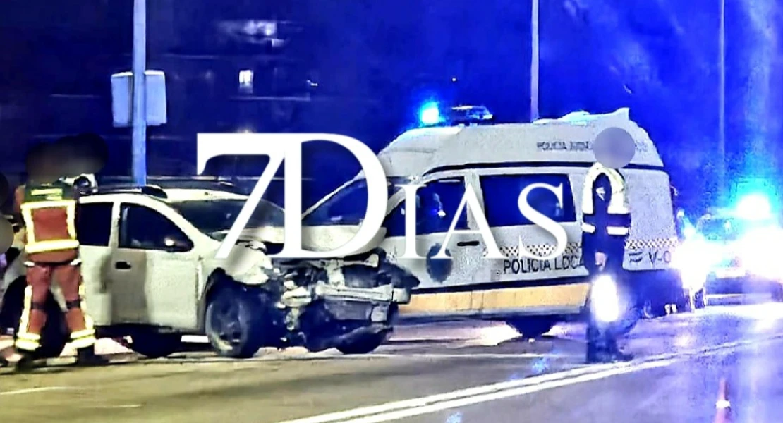 Un accidente de tráfico provoca retenciones en el Puente de la Universidad