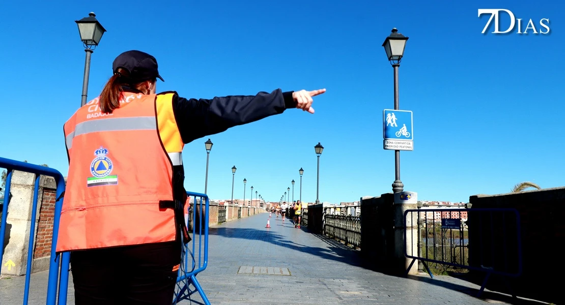 Galería de imágenes y vídeo de la 32 Maratón y 10 Medio Maratón 'Ciudad de Badajoz'