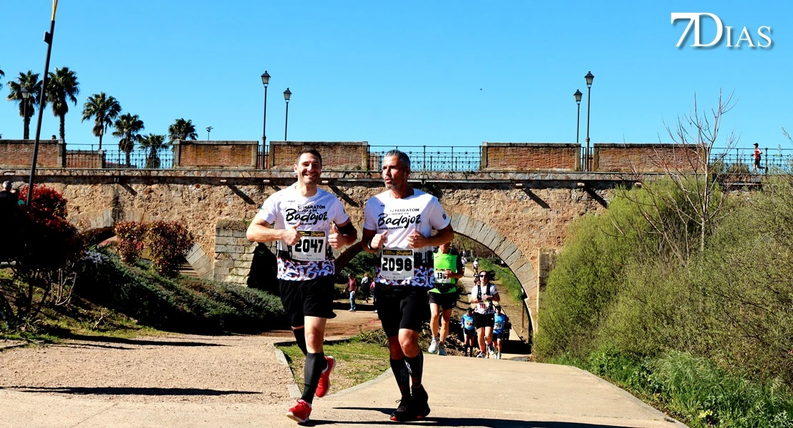 Galería de imágenes y vídeo de la 32 Maratón y 10 Medio Maratón 'Ciudad de Badajoz'