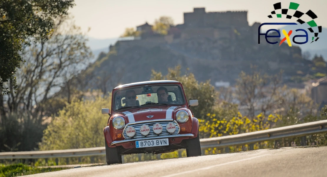 Cunetas llenas y espectáculo puro: el automovilismo extremeño vive una jornada de ensueño