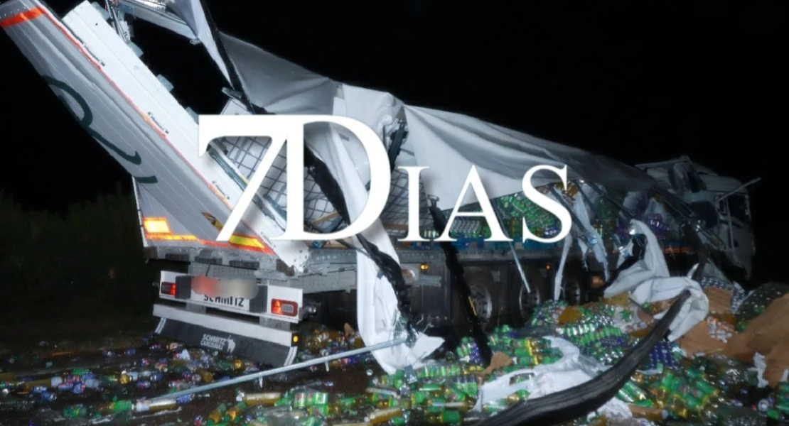 Un choque entre dos tráileres provoca graves retenciones en la A-66 en Extremadura