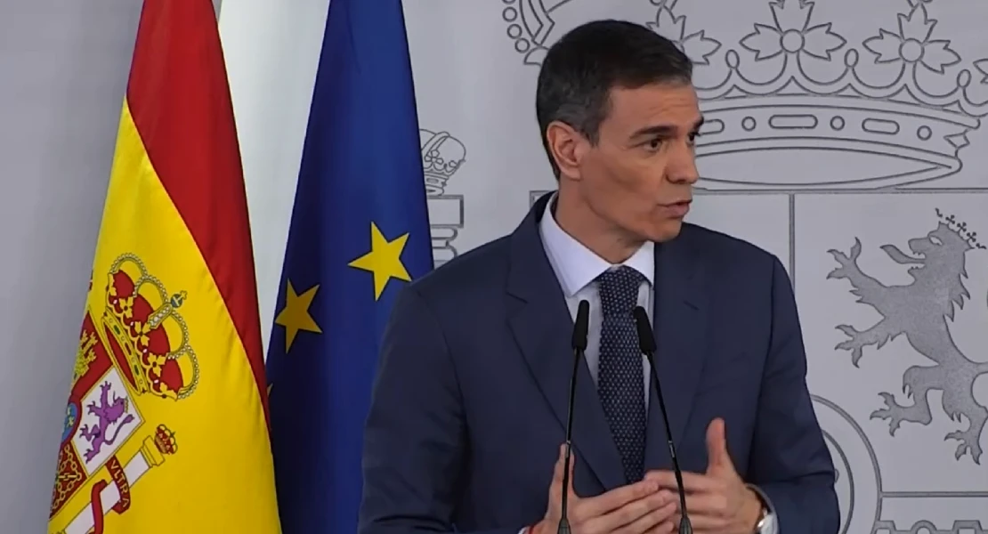 El Gobierno rebaja el IVA de los combustibles al 10%: así es el plan anticrisis aprobado