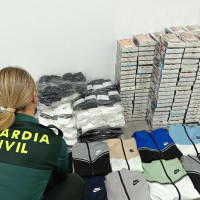 Pillados vendiendo productos “presuntamente falsificados” en el mercadillo de Coria