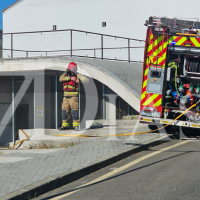 Un incendio en un parking moviliza a los bomberos en Plasencia