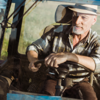 La junta anuncia medidas para facilitar el relevo generacional en el campo extremeño
