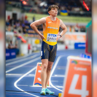 El pacense David García Zurita, 11º del mundo Indoor y plata con España en relevo mixto