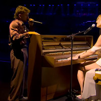 Lágrimas y aplausos con ‘Si te vas’, de Extremoduro, en los Goya: así fue la actuación