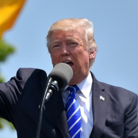 Baja el precio del petróleo tras un importante anuncio de Trump