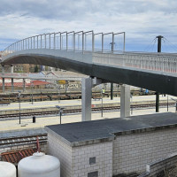 Mérida inaugura una pasarela ciclopeatonal sobre las vías de la estación de tren