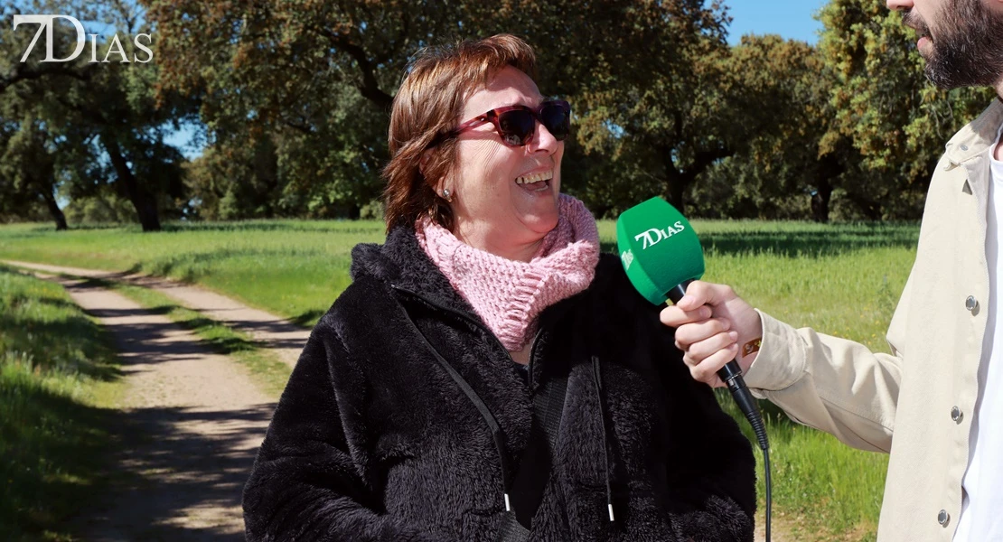 Aficionados de todas partes se unen en Villanueva del Fresno en busca del gurumelo