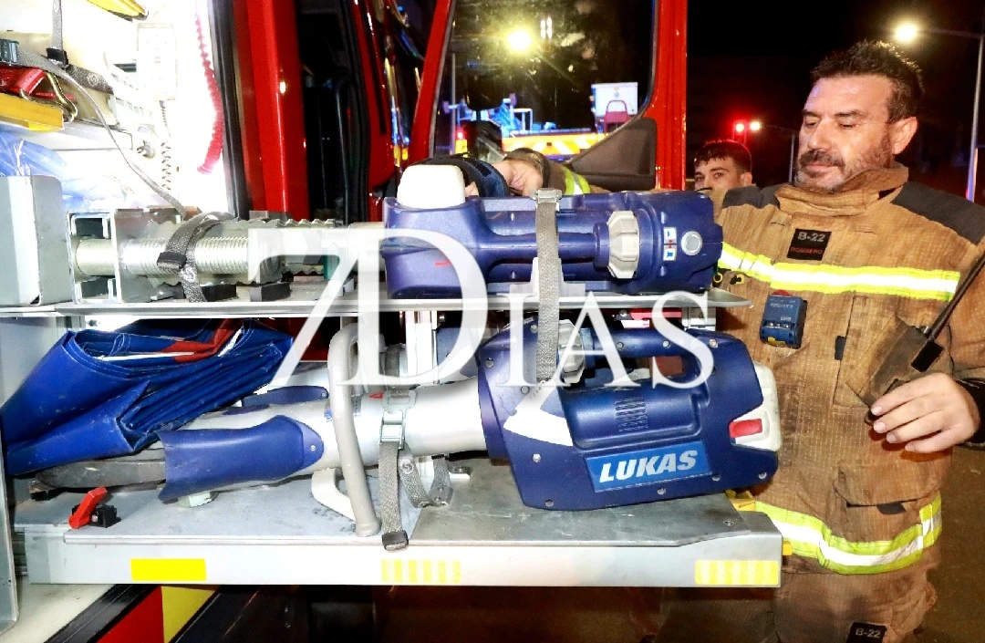 Un grave incendio obliga a desalojar un edificio en Badajoz y fallece un perro