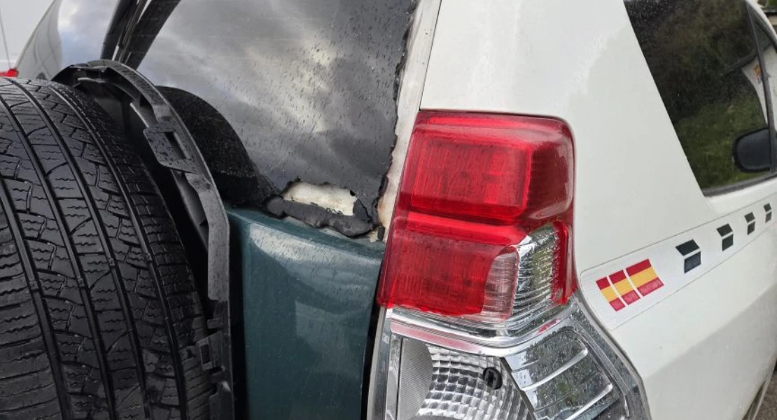 Ataque con piedras a un coche de la Guardia Civil: "Han vuelto a nacer"