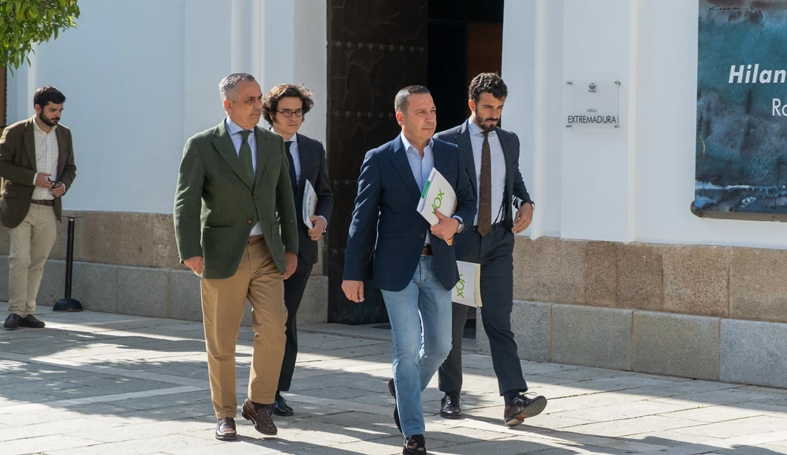 VOX sale “satisfecho” de la reunión con el PP y ve posible un acuerdo de gobierno