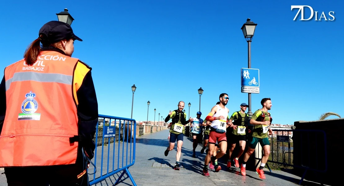 Galería de imágenes y vídeo de la 32 Maratón y 10 Medio Maratón 'Ciudad de Badajoz'