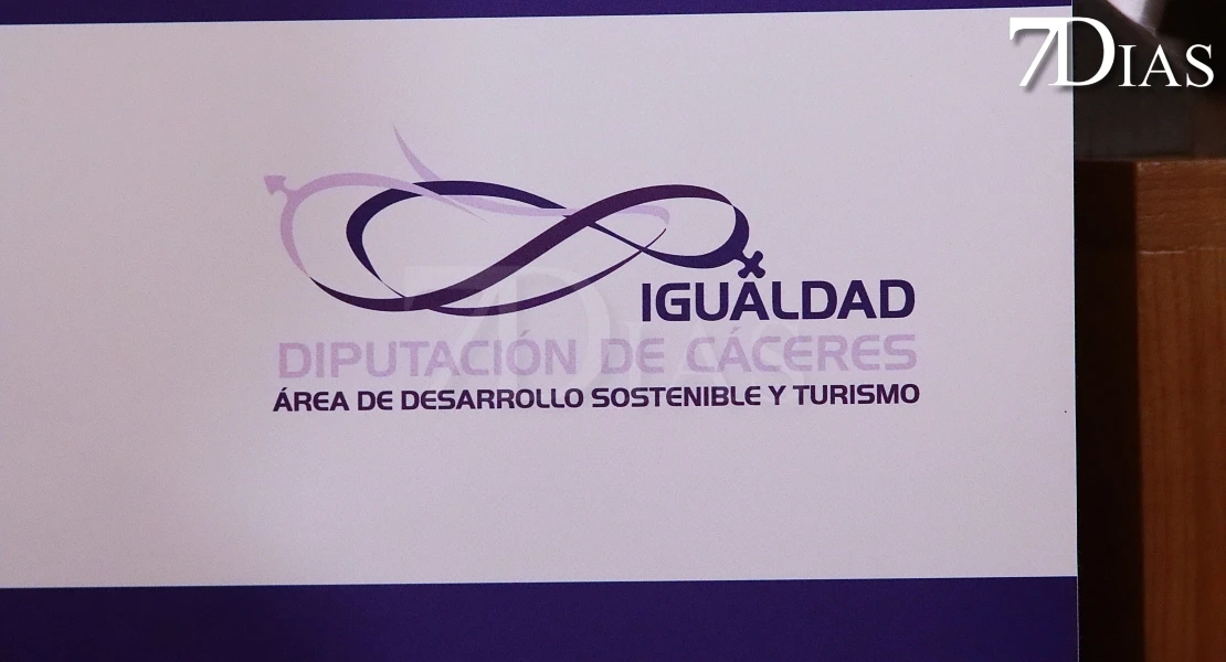 Jóvenes cacereños participan en las actividades del 8M: "Somos la voz del futuro"