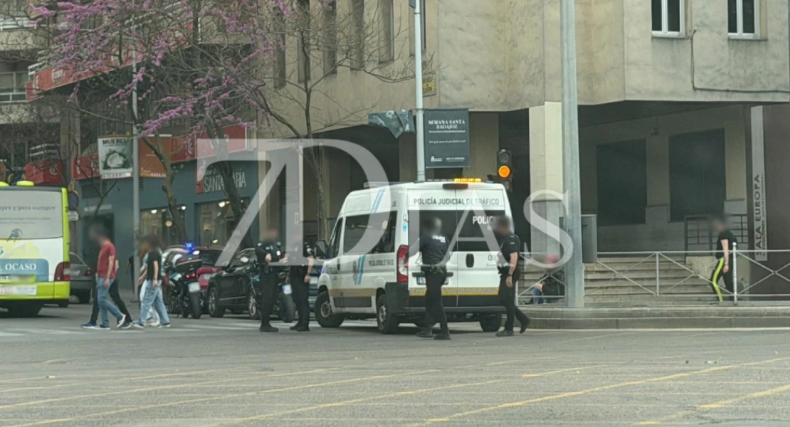 Herido tras un choque entre un turismo y un patinete eléctrico en Badajoz