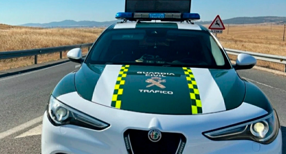 Dos personas graves tras volcar el coche en la N-430 (BA)