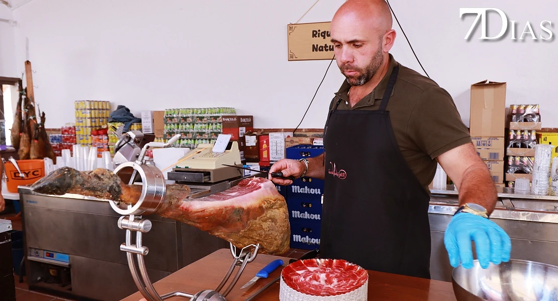 Del cerdo, hasta los andares: Barcarrota celebra su gran fiesta ibérica