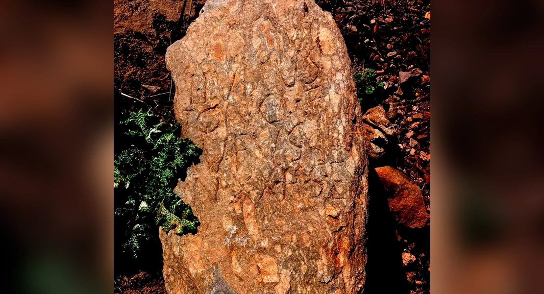 Aparecen tres estelas funerarias romanas en Nogales (BA)