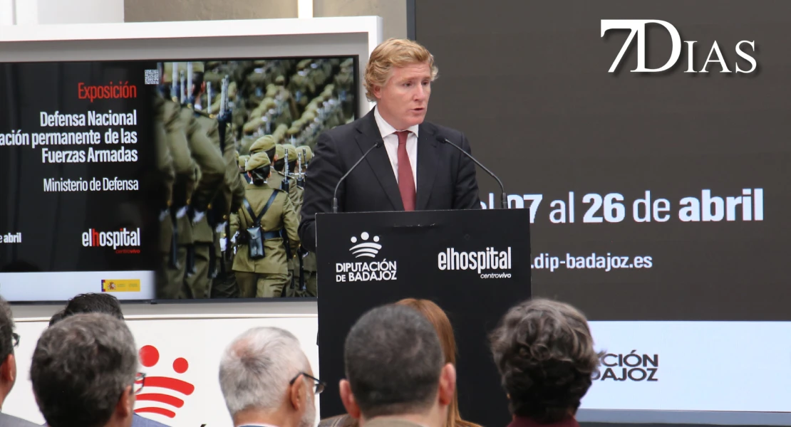 El Hospital Centro Vivo inaugura una exposición sobre la permanente adaptación de las FF.AA.