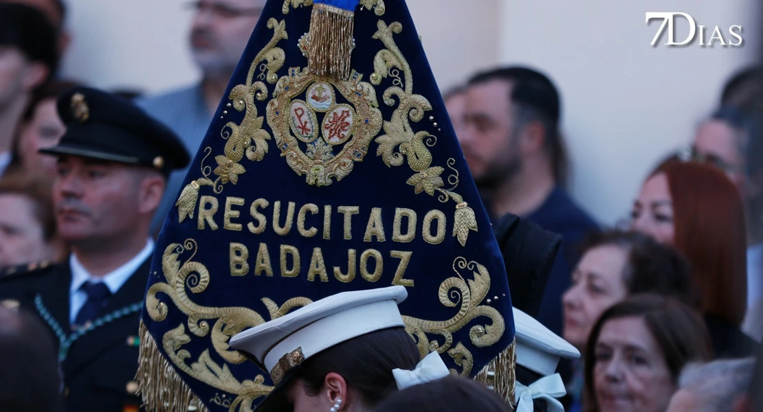 Los mejores planos de la procesión del miércoles en Badajoz: el Descendimiento y la Esperanza
