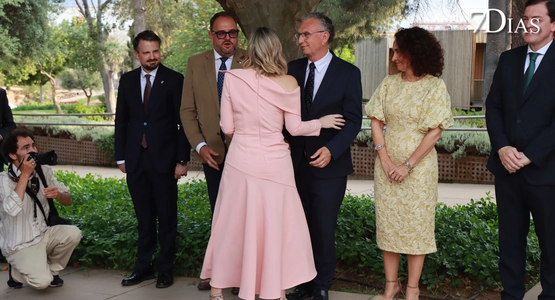 Guardiola toma posesión en Mérida: "Los derechos no son negociables"