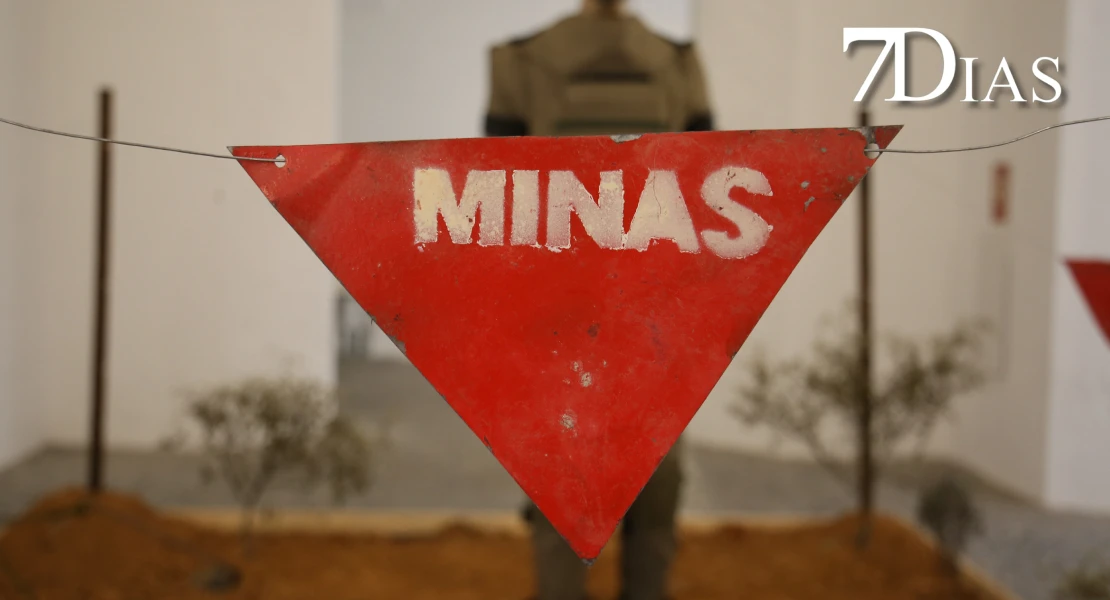 El Hospital Centro Vivo inaugura una exposición sobre la permanente adaptación de las FF.AA.