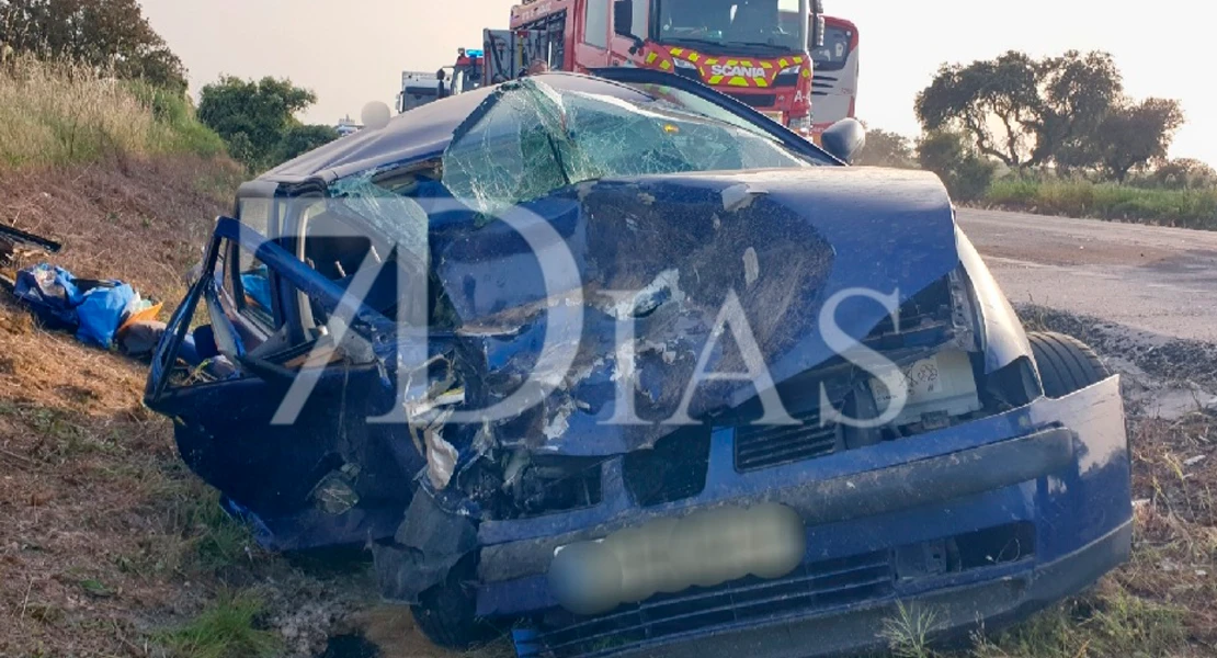 Un grave accidente provoca retenciones en la N-523: dos hombres heridos, uno de ellos, grave