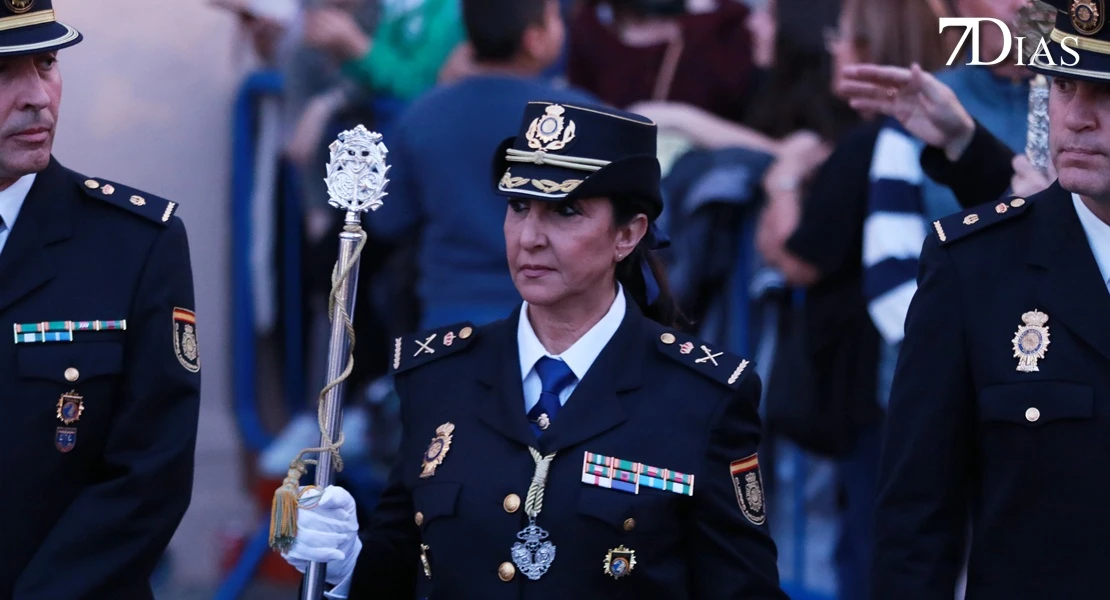 Los mejores planos de la procesión del miércoles en Badajoz: el Descendimiento y la Esperanza