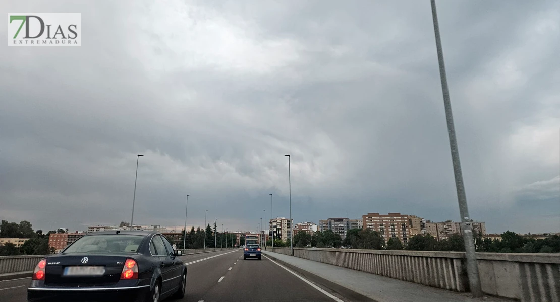 Amplían la alerta amarilla por lluvia, viento y tormentas en toda Extremadura