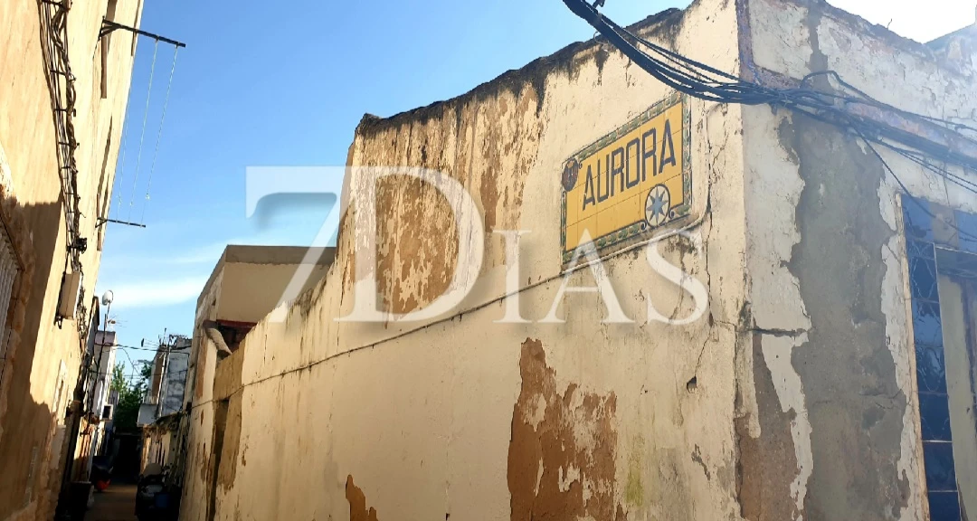 Susto en Cerro de Reyes tras el derrumbe del techo de una vivienda