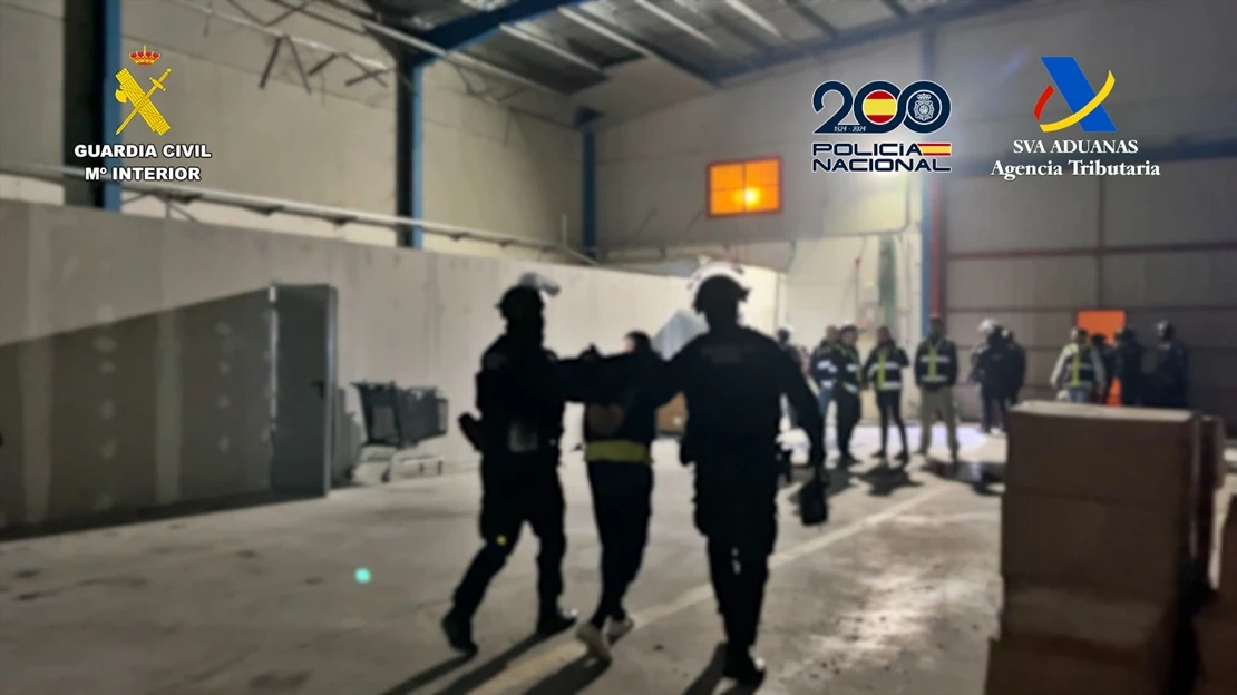 Desmantelan un macrolaboratorio de clorhidrato de cocaína en una nave industrial