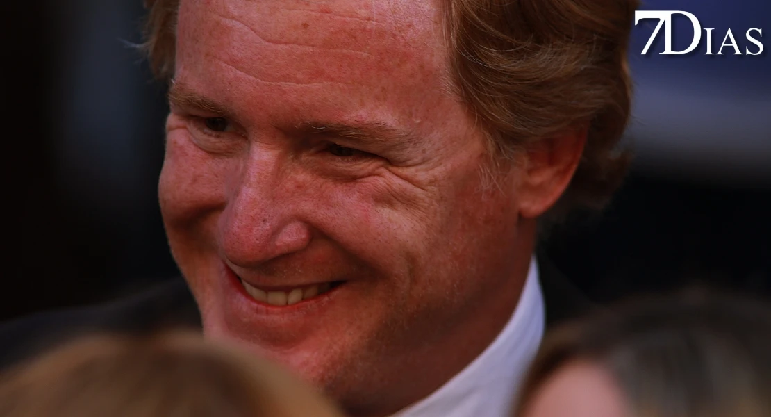 Las mejores imágenes de la salida de la Virgen de la Soledad de Badajoz