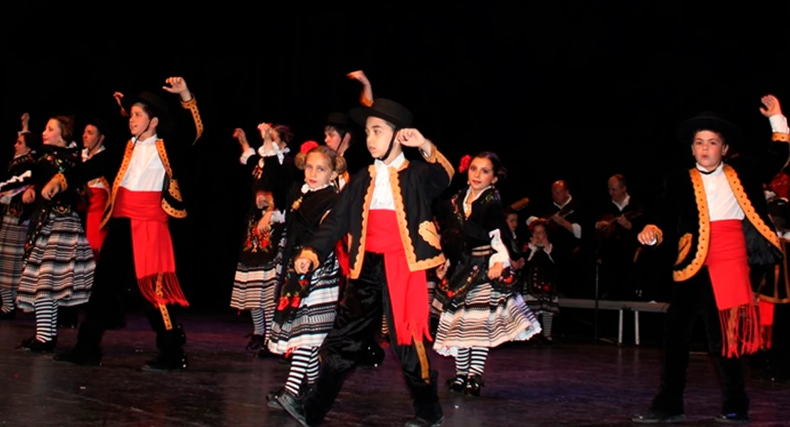 Badajoz celebra el Festival de Folklore en la Escuela