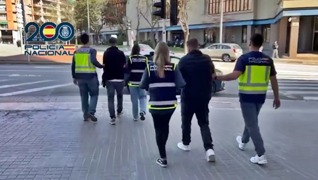 Detenidos tras introducir a más de 1.000 trabajadores extranjeros cobrándoles 300 €