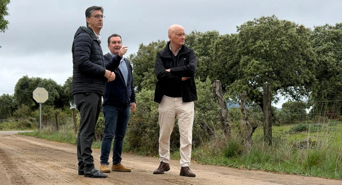 Cáceres arregla y reabre caminos clave para agricultores y vecinos