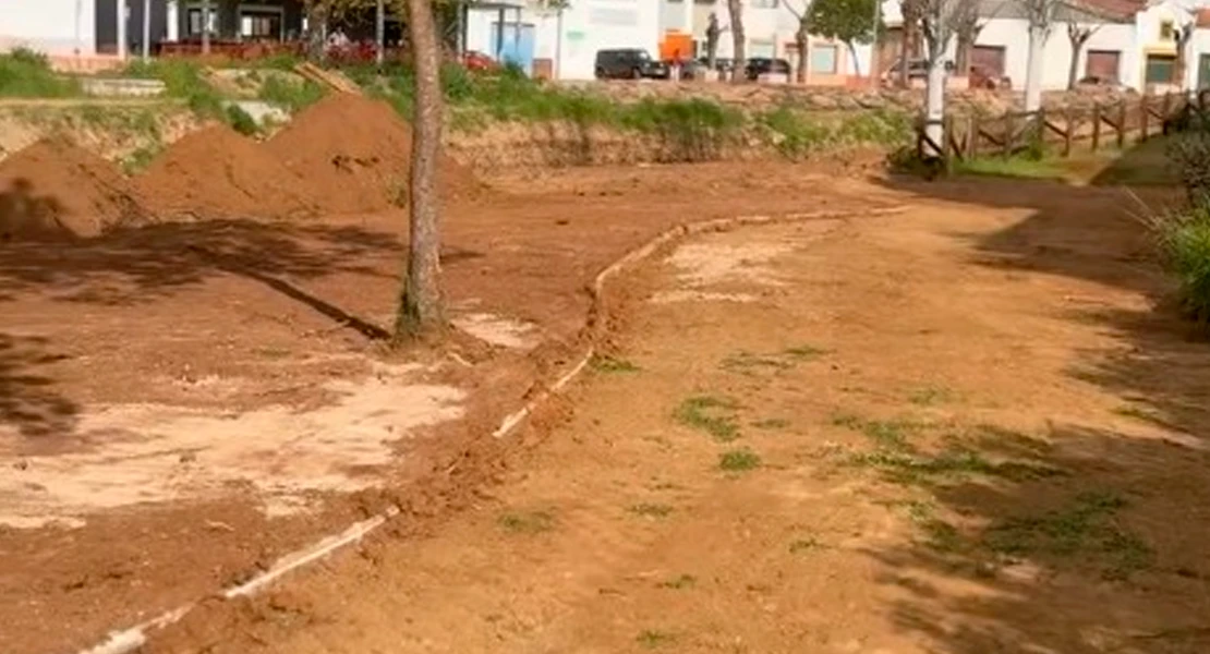 Ribera del Fresno mejora sus parques y zonas verdes con nuevas actuaciones