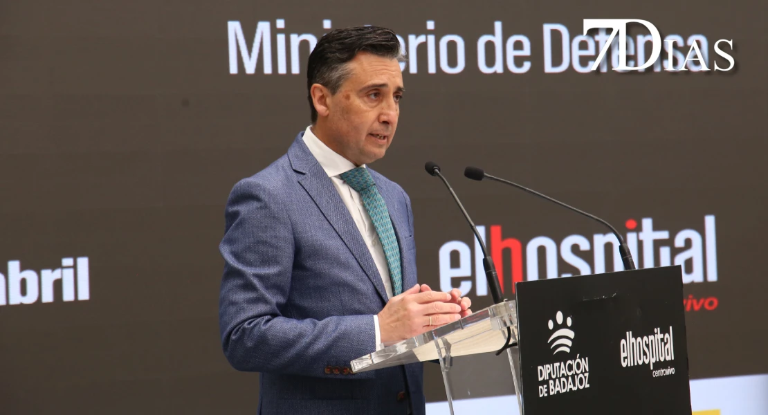 El Hospital Centro Vivo inaugura una exposición sobre la permanente adaptación de las FF.AA.