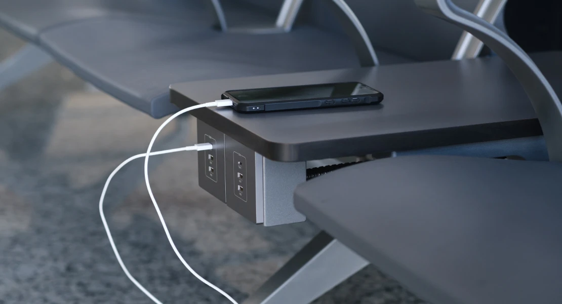 Juice jacking: una amenaza silenciosa para turistas y trabajadores del sector turístico