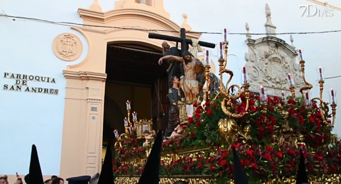 Badajoz vive una de sus procesiones más esperadas: el Descendimiento y la Virgen de la Esperanza