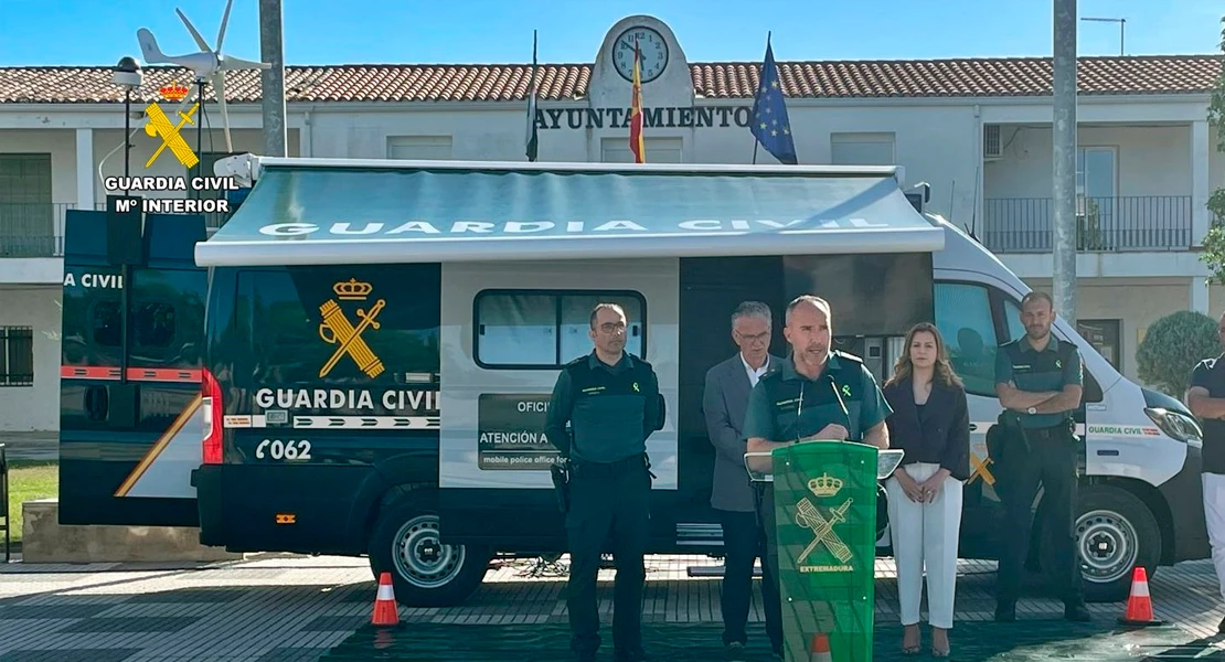 Así es la la nueva Oficina Móvil de Atención a la Ciudadanía en la provincia de Badajoz