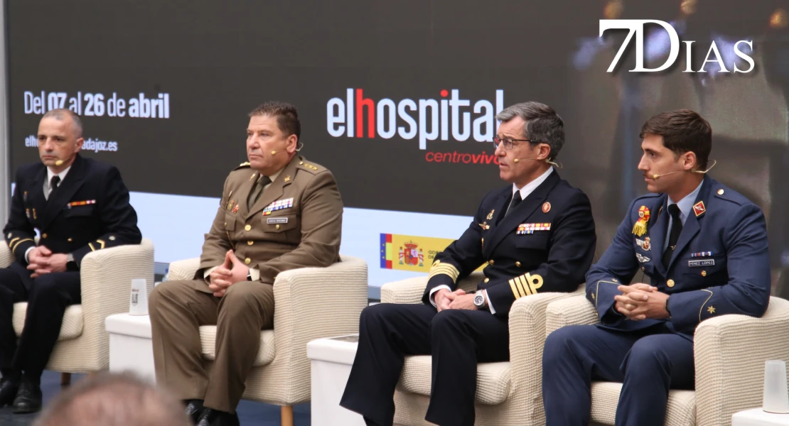 El Hospital Centro Vivo inaugura una exposición sobre la permanente adaptación de las FF.AA.